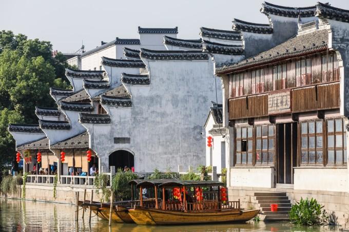 《19层》从为自己逃跑到为兄弟奔跑，自私的强哥终为兄弟情而牺牲