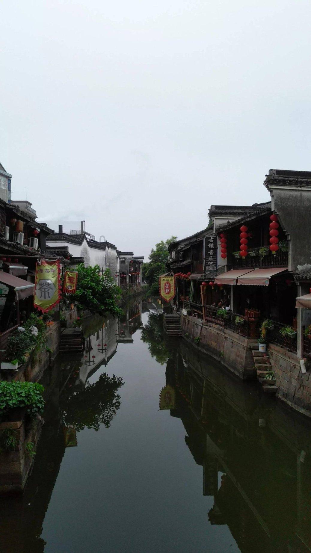 《拯救嫌疑人》：正义与母爱的交织
